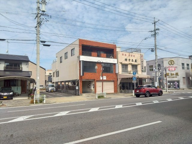 吉野屋ビルの周辺