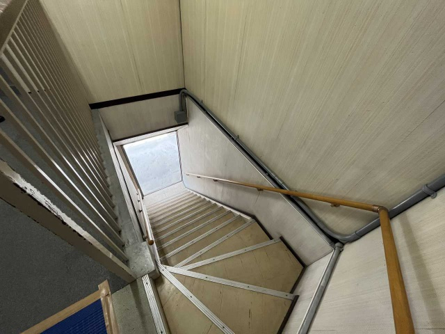 吉野屋ビルのバルコニー