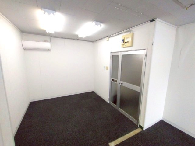 吉野屋ビルの内装
