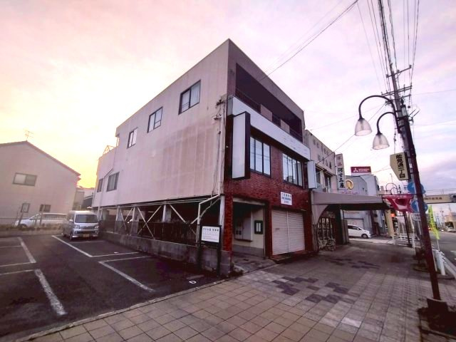 吉野屋ビルの外観