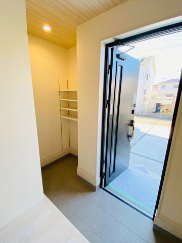 リーブルガーデン／東区戸島第11／の玄関