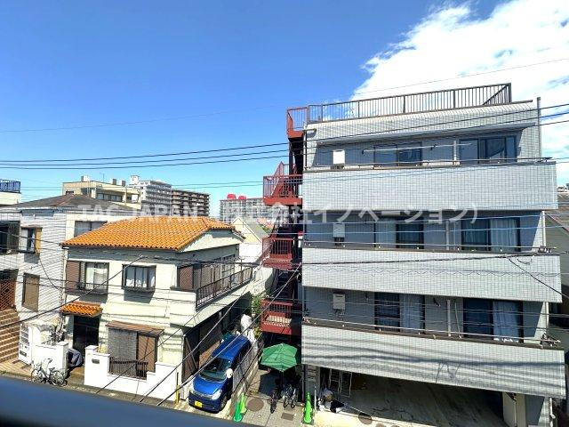 川口市青木1丁目7期　新築戸建の展望|窓越しの風景が、日々の暮らしにやすらぎと彩りを添えます。