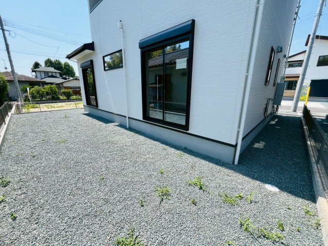 よかタウン／東区戸島西7丁目3期／１１号棟の庭