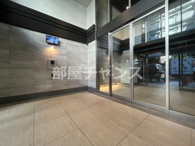 エスリード大須プレシアのエントランス