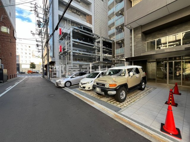 エスリード大須プレシアの駐車場