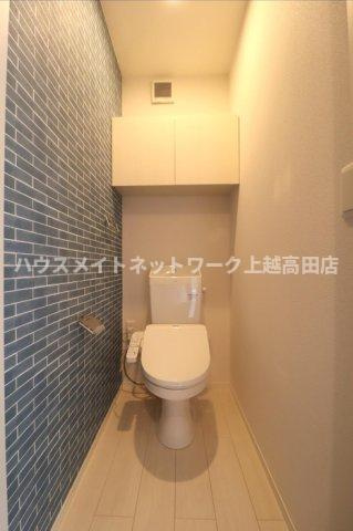 ノーブル スクエア Ｃのトイレ|温水洗浄便座