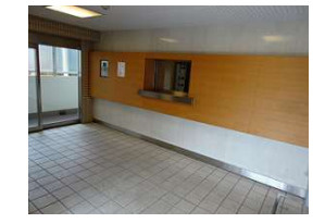 アーバンオルム府中のエントランス