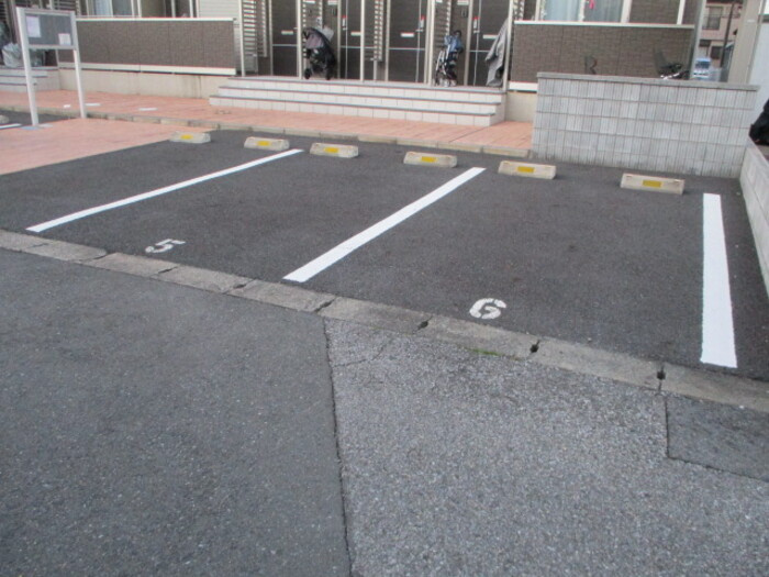 ルチアーナの駐車場|駐車場