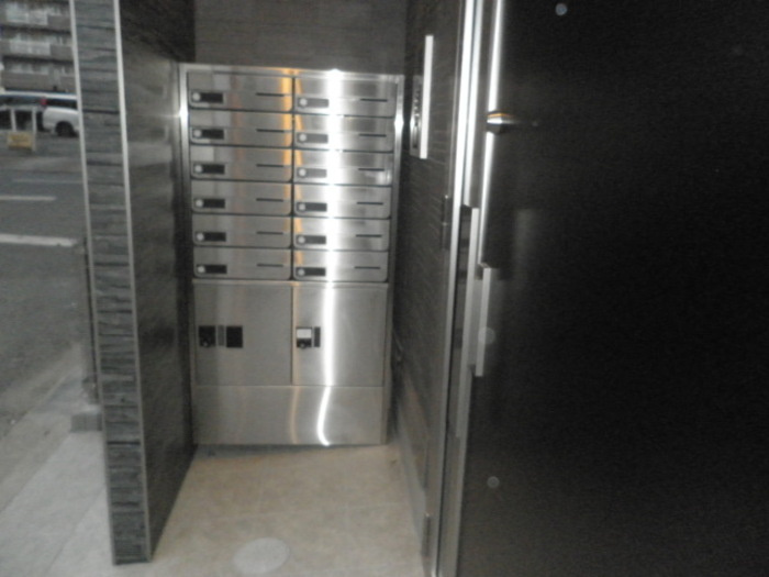 ラ・ベルデュールの設備|集合ポスト・宅配ボックス