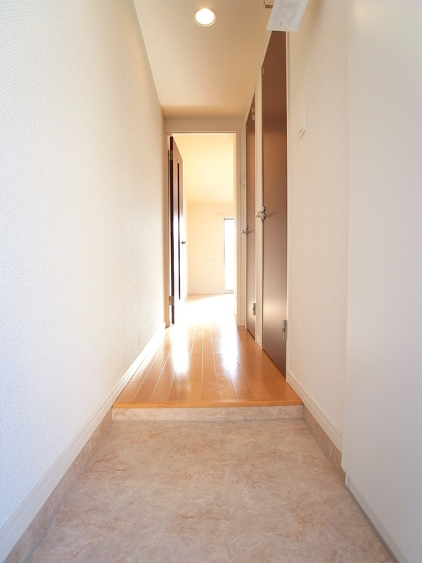 リブリ・パーシモンの玄関