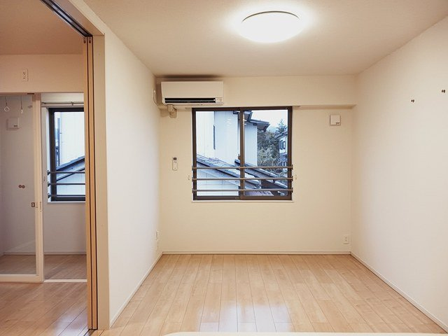 グランリーオ・Ｒ　Ⅶの居間・リビング|こちらのリビングで趣味の時間をお楽しみください