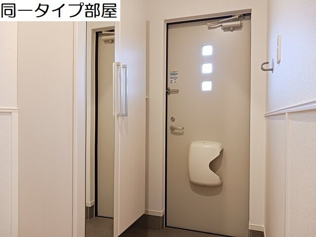 ラパン　ソワールⅡの玄関|収納もある玄関です