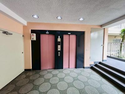 【その他共用部分】 | メゾンドール羽衣　中古マンション | 【共有部分】
モニター付きエレベーターで安心です♪