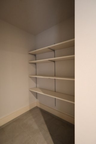 《仲介手数料無料》北区別所町13-14新築一戸建てリガーレの玄関|撮影日 2025年9月4日 13:30 曇り