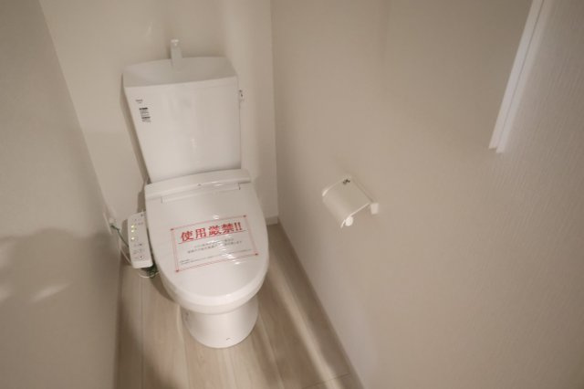 《仲介手数料無料》北区別所町13-14新築一戸建てリガーレのトイレ|撮影日 2025年9月4日 13:30 曇り