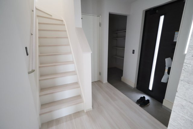 《仲介手数料無料》北区別所町13-14新築一戸建てリガーレの内装|撮影日 2025年9月4日 13:30 曇り