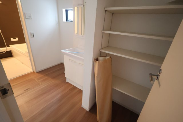 【ランドリースペース】 | 《仲介手数料無料》北区別所町13-14(2号棟)新築一戸建てリガーレ | 撮影日 2025年9月4日 13:30 曇り