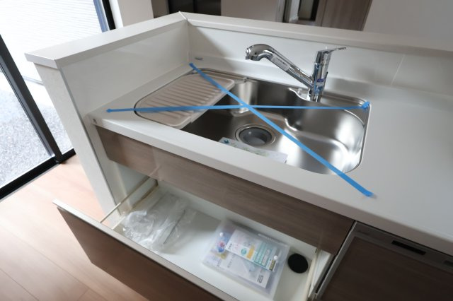 【キッチン】 | 《仲介手数料無料》北区別所町13-14(2号棟)新築一戸建てリガーレ | 撮影日 2025年9月4日 13:30 曇り