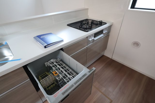 【キッチン】 | 《仲介手数料無料》北区別所町13-14(2号棟)新築一戸建てリガーレ | 撮影日 2025年9月4日 13:30 曇り