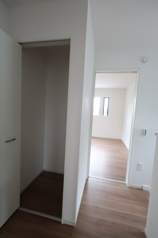 《仲介手数料無料》北区別所町13-14新築一戸建てリガーレの収納|撮影日 2025年9月4日 13:30 曇り