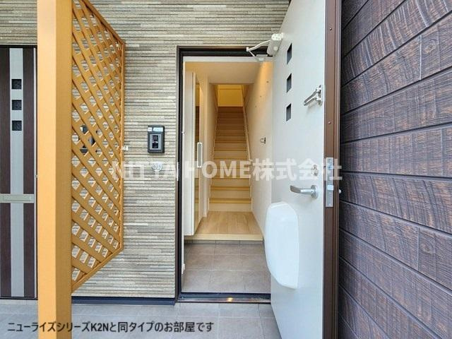 ハーモニー福知山　Ｄ棟の玄関|【イメージ写真】玄関にはトールサイズのシューズボックス、ワンちゃんフックが付きます○