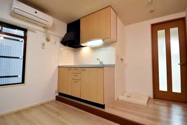 ユーコート鳴尾の居間・リビング|ダイニングも広いです