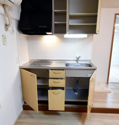 ユーコート鳴尾のキッチン|キッチン収納