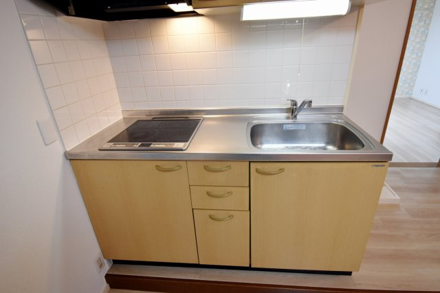 ユーコート鳴尾のキッチン|2口IHシステムキッチン