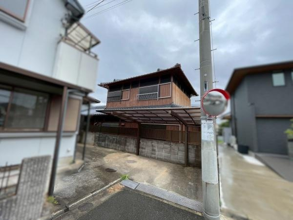 和歌山市栄谷　中古戸建の外観