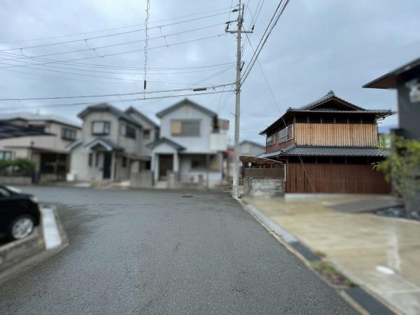 和歌山市栄谷　中古戸建の前面道路含む現地写真