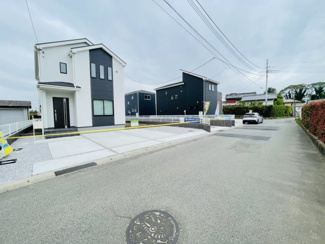 【前面道路含む現地写真】