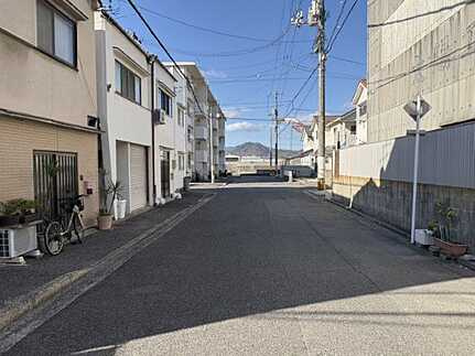 広島市中区江波栄町の前面道路含む現地写真
