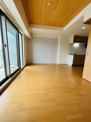 仲介手数料０円！！Pura Vida花の木の居間・リビング