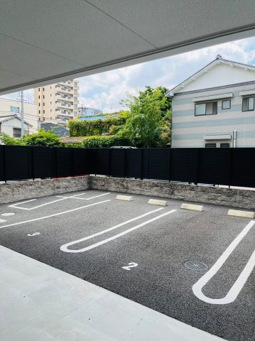 仲介手数料０円！！Pura Vida花の木の駐車場