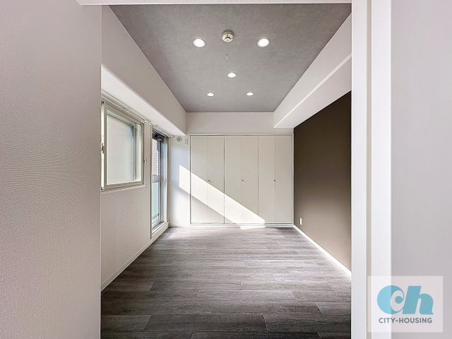 スカイライフハイツ 302号室の洋室