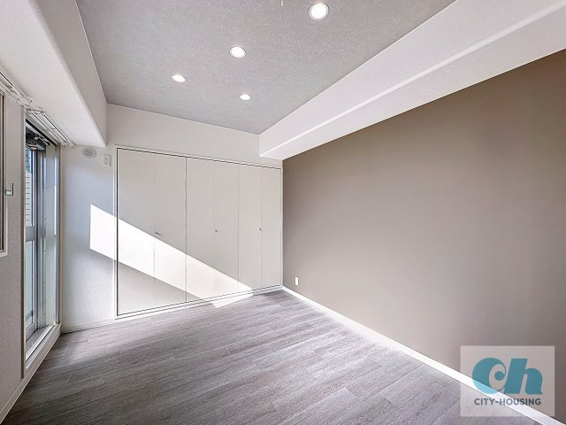 スカイライフハイツ 302号室の洋室