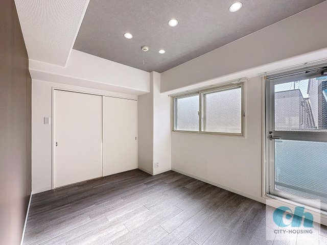 スカイライフハイツ 302号室の洋室