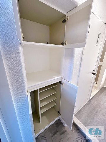 スカイライフハイツ 302号室の収納