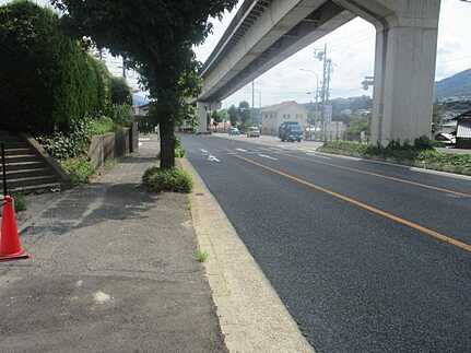 広島市安佐南区伴東１丁目の前面道路含む現地写真