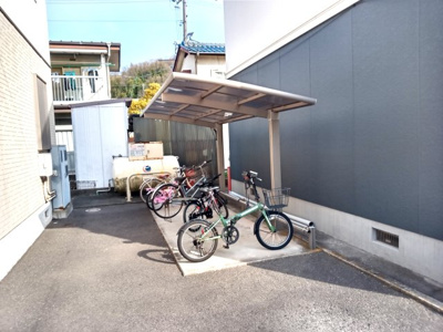 【その他共用部分】 | エスパディ B棟 | 屋根付き駐輪場