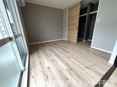 【寝室】 | エスパディ B棟 | 洋室5.5帖