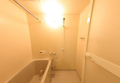 【浴室】 | ロイヤルヴェール山下 | きれいなお風呂です