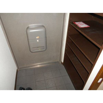 【玄関】 | ロイヤルヴェール山下 | きれいな玄関です