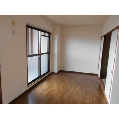 【居間・リビング】 | ロイヤルヴェール山下 | 居間です