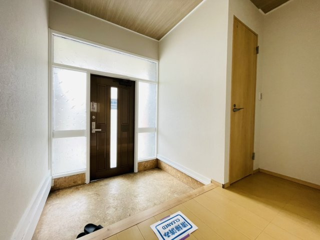 【玄関】 | 藤岡市藤岡　中古住宅