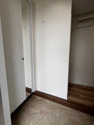 イーストヴィラ和泉府中の玄関