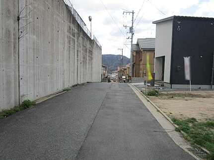 広島市安佐南区長楽寺１丁目No.３の前面道路含む現地写真