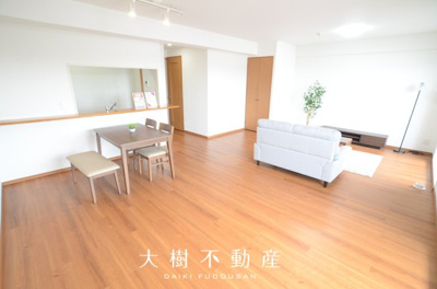 【居間・リビング】 | グリーンビレッジひばりが丘　６階2LDKリフォーム済み【仲介手数料無料】 | □■当社なら諸費用を最大限削減できます■□