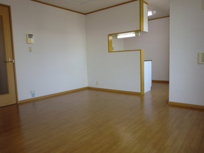 【居間・リビング】 | ソレアード　カーサＡ | こちらの居間で趣味の時間をお楽しみください