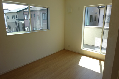 【洋室】 | 草田貸家 | 2階バルコニー側